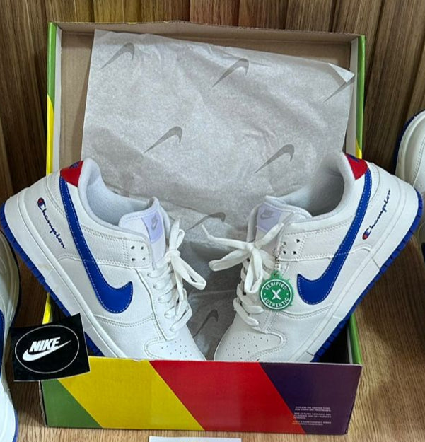 Nike Dunk Low 'Champion'